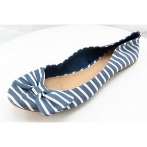 Time & Tru Women Sz‎ 7.5 M Blue Flat Fabric Shoes